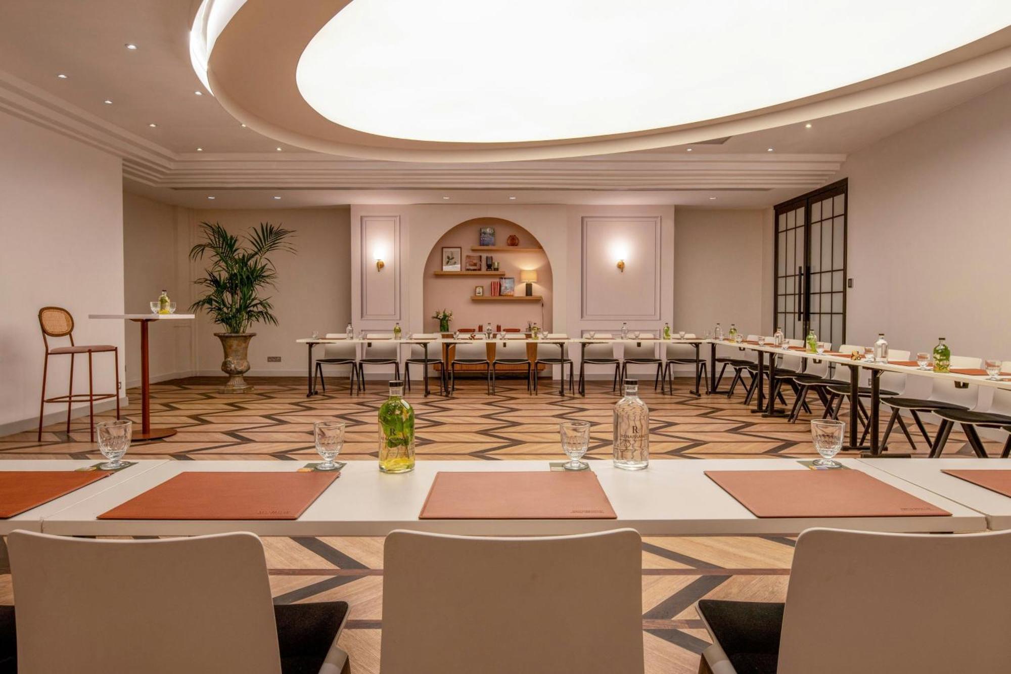 Renaissance Nobel Tour Eiffel Hotel